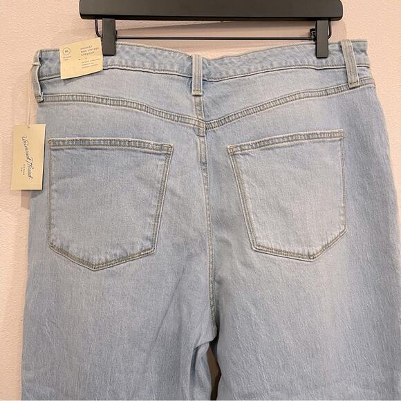 Universal Thread Highest Rise Straight Cropped Jeans in Super Light Wash 16 / 33 - Picture 7 of 13